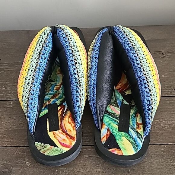 Farm Rio Black Banana Puffy Crochet Flip Flops NEW Size 6 - Picture 4 of 7